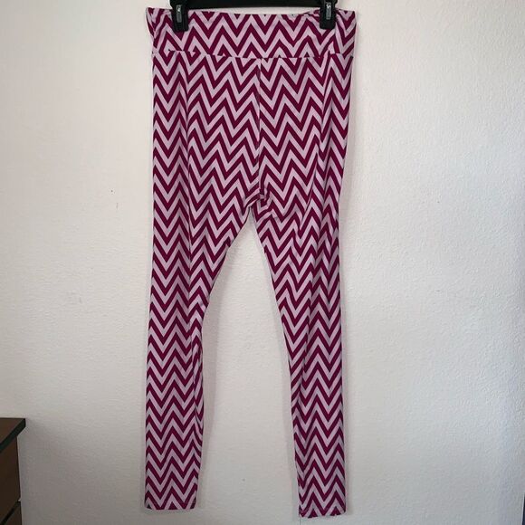 Lularoe Tall & Curvy Chevron Leggings Striped - Picture 4 of 5
